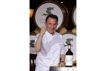 Inauguración del restaurante de Martín Bersategui en 'La bodega el hilo de Adriana'. J.M. Lostau