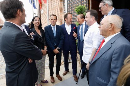 Inauguración del restaurante de Martín Bersategui en 'La bodega el hilo de Adriana'. J.M. Lostau