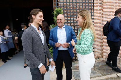 Inauguración del restaurante de Martín Bersategui en 'La bodega el hilo de Adriana'. J.M. Lostau