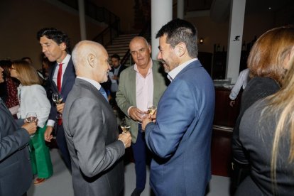 Inauguración del restaurante de Martín Bersategui en 'La bodega el hilo de Adriana'. J.M. Lostau