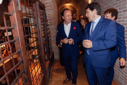 Inauguración del restaurante de Martín Bersategui en 'La bodega el hilo de Adriana'. J.M. Lostau