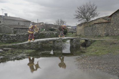 Martes de carnaval en Villanueva de Valrojo.- ICAL
