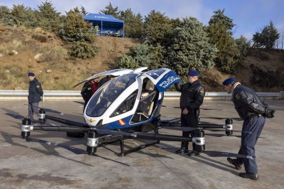 Presentación del nuevo 'megadron' de la Policía Nacional. -ICAL