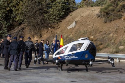 Presentación del nuevo 'megadron' de la Policía Nacional. -ICAL