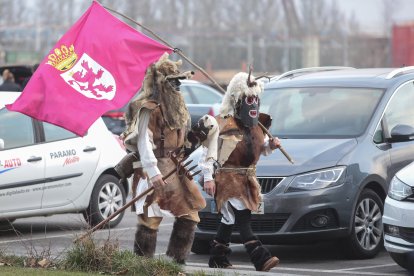 La capital leonesa acoge el tradicional desfile de antruejos de la provincia.- ICAL