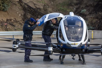 Presentación del nuevo 'megadron' de la Policía Nacional. -ICAL