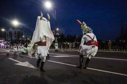 La capital leonesa acoge el tradicional desfile de antruejos de la provincia.- ICAL