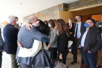 Francisco Igea, Verónica Casado, Javier Ortega y Carlota Amigo junto a los procuradores de Ciudadanos en las Cortes, de reúnen tras conocerse la convocatoria de elecciones por el presidente Alfonso Fernández Mañueco. -ICAL