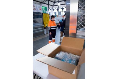 Reparto de mascarillas en Castilla y León por el coronavirus.- ICAL