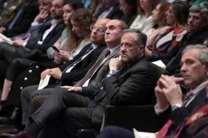 Pablo Álvarez y Sara García reciben el título de Hijos Predilectos de la Ciudad de León.- ICAL