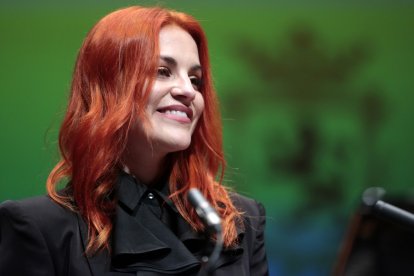 Pablo Álvarez y Sara García reciben el título de Hijos Predilectos de la Ciudad de León.- ICAL