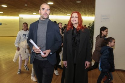 Pablo Álvarez y Sara García reciben el título de Hijos Predilectos de la Ciudad de León.- ICAL