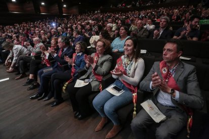 Pablo Álvarez y Sara García reciben el título de Hijos Predilectos de la Ciudad de León.- ICAL