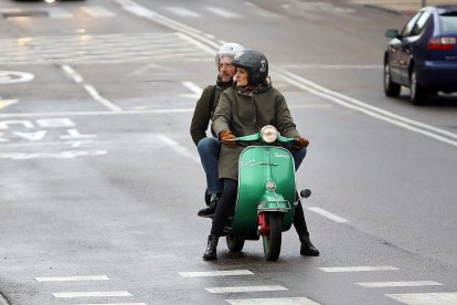 León acoge la 'Scooter Run' del Purple Weekend, con concentración previa en el Palacio de Congresos y recorrido posterior por la ciudad. -ICAL.