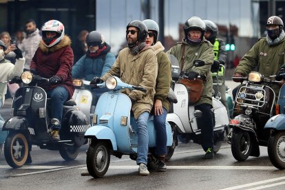 León acoge la 'Scooter Run' del Purple Weekend, con concentración previa en el Palacio de Congresos y recorrido posterior por la ciudad. -ICAL.