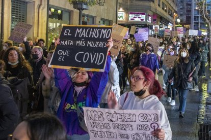 Miles de personas se manifiestan en Salamanca por el Día Internacional de la Mujer. - ICAL