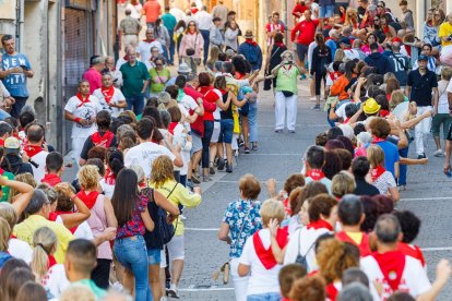 Baja por la calle de la resina de las reses de la ganadería Sánchez Herrero.- Ical