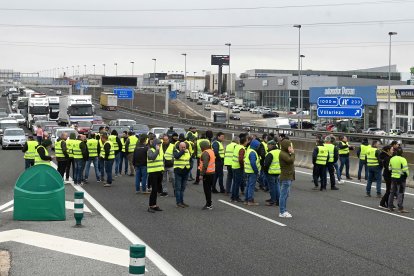 Protestas agrarias en la A1 a su paso por Burgos. -ICAL