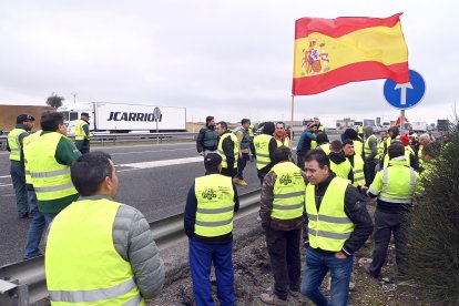 Protestas agrarias en la A62 a su paso por Burgos. -ICAL