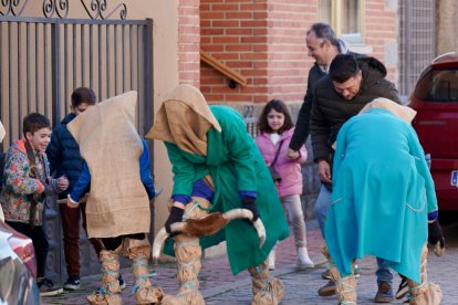 Celebraciónn de la masacarada Las Toras en El Fresno (Ávila).- ICAL