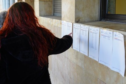 Celebración en la Facultad de Derecho de la Universidad de León de las pruebas selectivas 2023 para el acceso en el a?o 2024, a plazas de formación sanitaria especializada para las titulaciones universitarias de grado/licenciatura/diplomatura de Medicina, Farmacia, Enfermería y ámbito de la Psicología, la Química, la Biología y la Física. -ICAL.