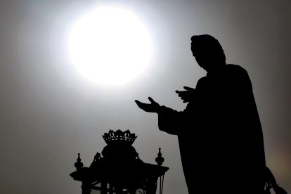 Acto de El Encuentro en el transcurso de la Procesión de El Encuentro, organizada por la Real Hermandad Jesús Divino Obrero. -ICAL