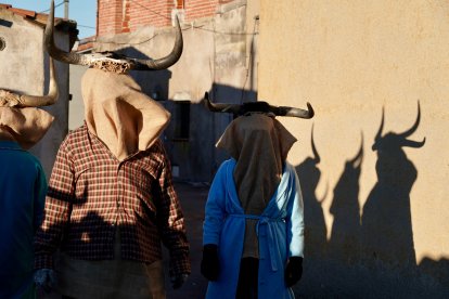 Celebraciónn de la masacarada Las Toras en El Fresno (Ávila).- ICAL