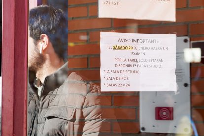 Celebración en la Facultad de Derecho de la Universidad de León de las pruebas selectivas 2023 para el acceso en el a?o 2024, a plazas de formación sanitaria especializada para las titulaciones universitarias de grado/licenciatura/diplomatura de Medicina, Farmacia, Enfermería y ámbito de la Psicología, la Química, la Biología y la Física. -ICAL.