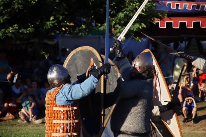 Villadangos del Páramo en León celebra la recreación de la Batalla de Villadangos.-ICAL