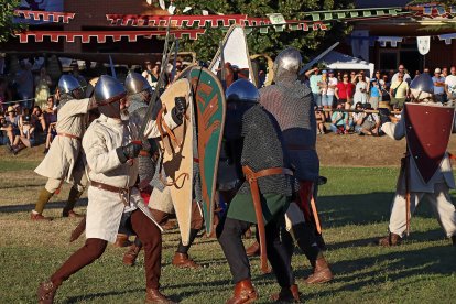 Villadangos del Páramo en León celebra la recreación de la Batalla de Villadangos.-ICAL