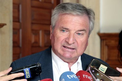 Imágenes del pleno extraordinario de final de mandato de la Diputación de León. ICAL