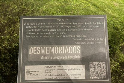 Placa en honor de los asesinados.  - FOTO CEDIDA POR 'EL CASO ALMERÍA' EN FACEBOOK