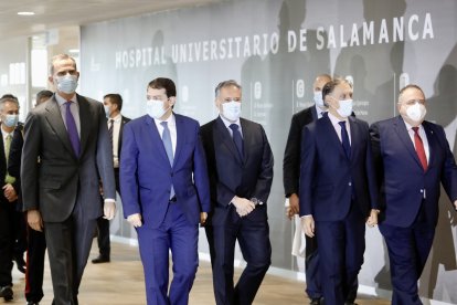 El rey don Felipe preside el acto de inauguración del nuevo edificio del Hospital Universitario de Salamanca, en un acto al que asiste el presidente de la Junta, Alfonso Fernández Mañueco.-ICAL.