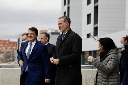 El rey don Felipe preside el acto de inauguración del nuevo edificio del Hospital Universitario de Salamanca, en un acto al que asiste el presidente de la Junta, Alfonso Fernández Mañueco.-ICAL.