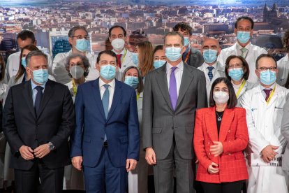 El rey don Felipe preside el acto de inauguración del nuevo edificio del Hospital Universitario de Salamanca, en un acto al que asiste el presidente de la Junta, Alfonso Fernández Mañueco.-ICAL.
