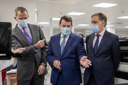 El rey don Felipe preside el acto de inauguración del nuevo edificio del Hospital Universitario de Salamanca, en un acto al que asiste el presidente de la Junta, Alfonso Fernández Mañueco.-ICAL.