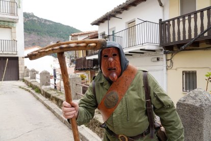 El carnaval llena de ritmo y color las calles de León y Ávila.- ICAL