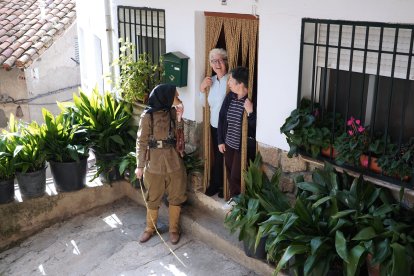 El carnaval llena de ritmo y color las calles de León y Ávila.- ICAL