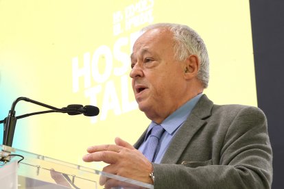 El consejero de Cultura, Turismo y Deporte, Gonzalo Santonja, presenta la exposición de Las Edades del Hombre ‘Hospitalitas’. -ICAL.