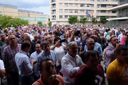 Protesta ganadera ante la Junta de Castilla y León en Salamanca. / ICAL