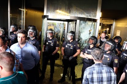 Protesta ganadera ante la Junta de Castilla y León en Salamanca. / ICAL