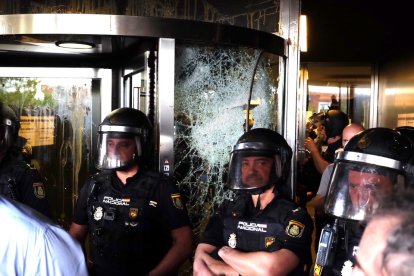 Protesta ganadera ante la Junta de Castilla y León en Salamanca. / ICAL
