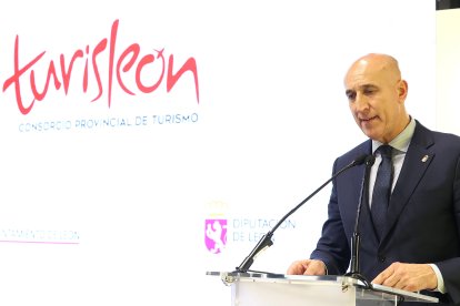 El alcalde de León, José Antonio Diez, presenta la oferta turística de la ciudad y de la provincia a través del Consorcio Provincial de Turismo. -ICAL.