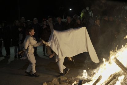 El carnaval llena de ritmo y color las calles de León y Ávila.- ICAL