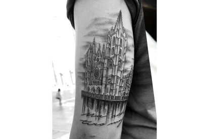 Tatuajes con temática leonesa realizados en 'All Street Barber & Tattoo Studio'.- ICAL