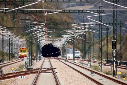 La ministra de Transportes visita la Variante de Pajares.- ICAL
