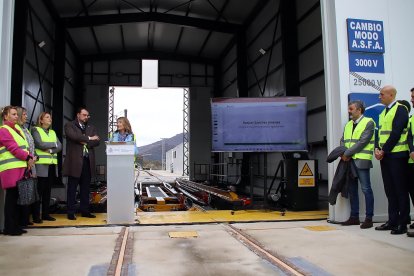 La ministra de Transportes visita la Variante de Pajares.- ICAL