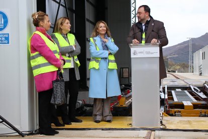 La ministra de Transportes visita la Variante de Pajares.- ICAL