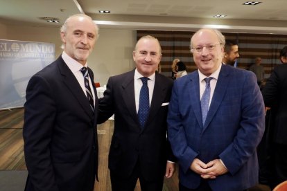 José Antonio Arias (Gerente de El Mundo - Diario de Castilla y León); Pablo Junceda (Director General Adjunto de Banco Sabadell); y Enrique Cabero (Presidente del Consejo Económico y Social). Club de Prensa El Mundo – Diario de Castilla y León ‘El sector financiero en Castilla y León. Un aliado imprescindible de nuestro crecimiento’. -PHOTOGENIC