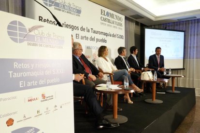 Club de Prensa de El Muno de Castilla y León sobre la Tauromaquia.-PHOTOGENIC
